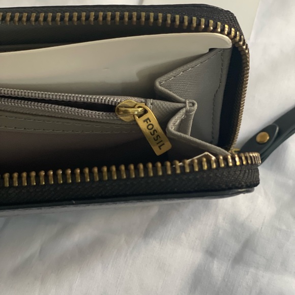 Jori RFID Zip Clutch Fossil midnight navy Leather Wristlet multi compartments - Picture 11 of 13